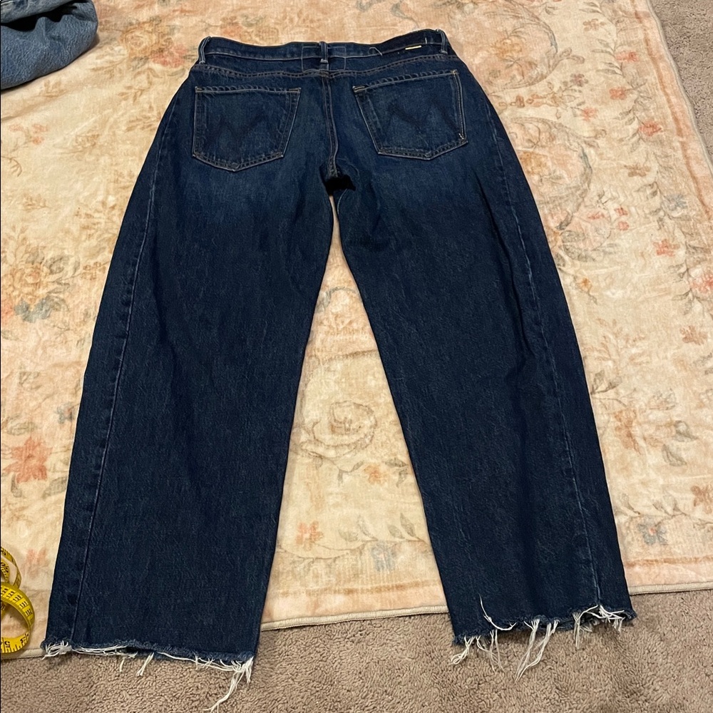 MOTHER Dark Blue Ankle & Cropped Jeans the mid rise, full pipe, flood fray